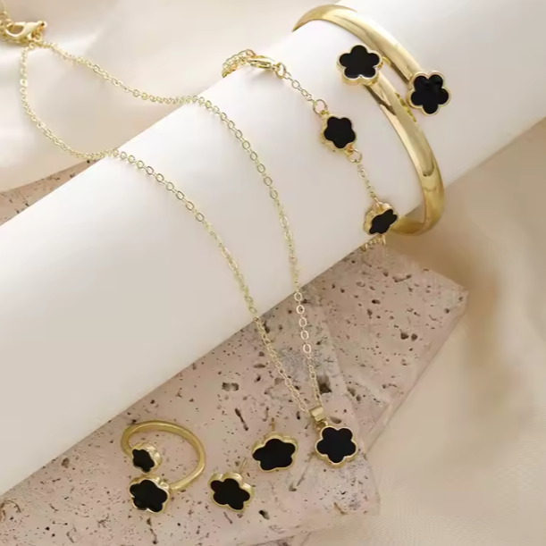 Obsidian Grace - Set de Joyas (Brazalete, pulsera, anillo, pendientes, collar)